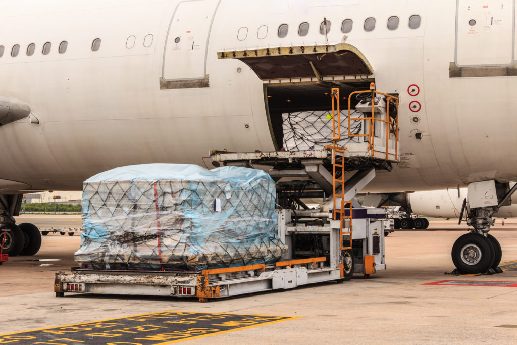 Airline loanding cargo